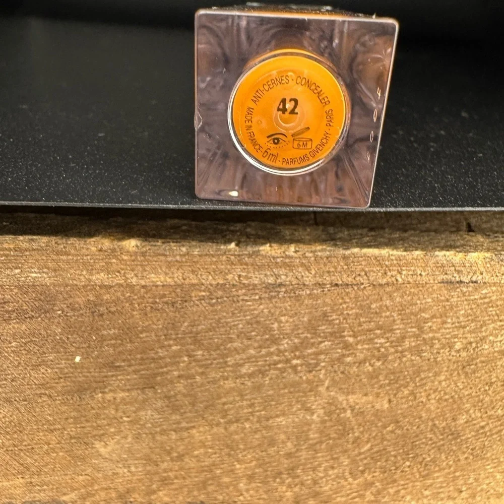 Givenchy Full Size Concealer BRAND NEW Shade 42
